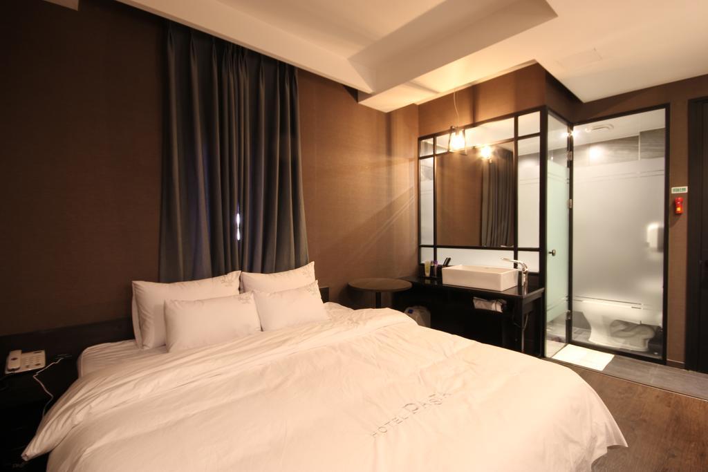Hotel 38.5 Jinhae Changwon Extérieur photo