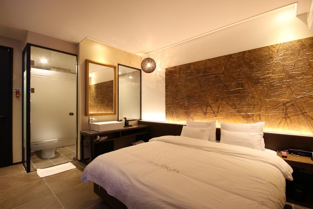 Hotel 38.5 Jinhae Changwon Extérieur photo