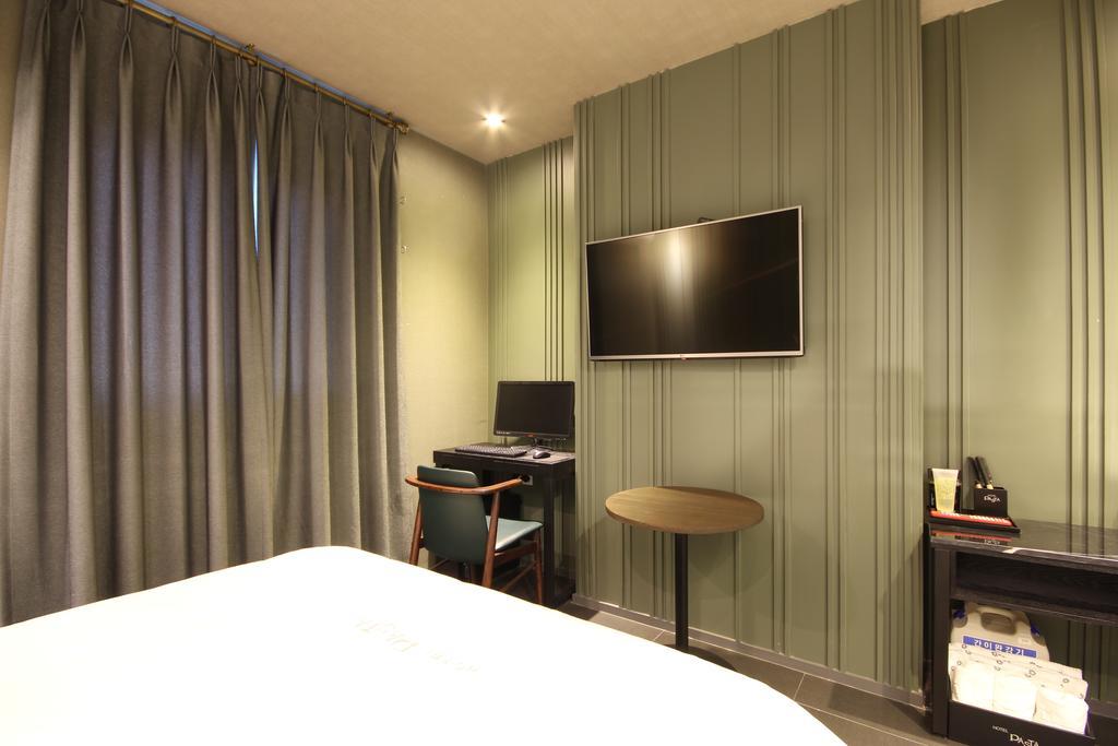 Hotel 38.5 Jinhae Changwon Extérieur photo