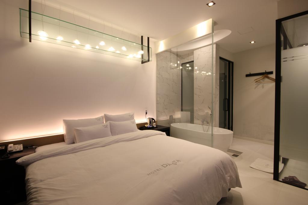 Hotel 38.5 Jinhae Changwon Extérieur photo