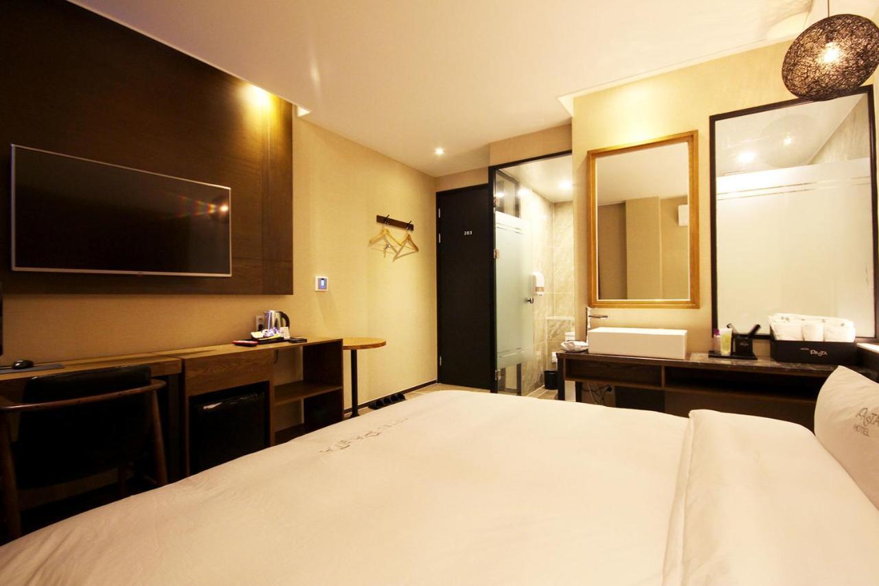Hotel 38.5 Jinhae Changwon Extérieur photo