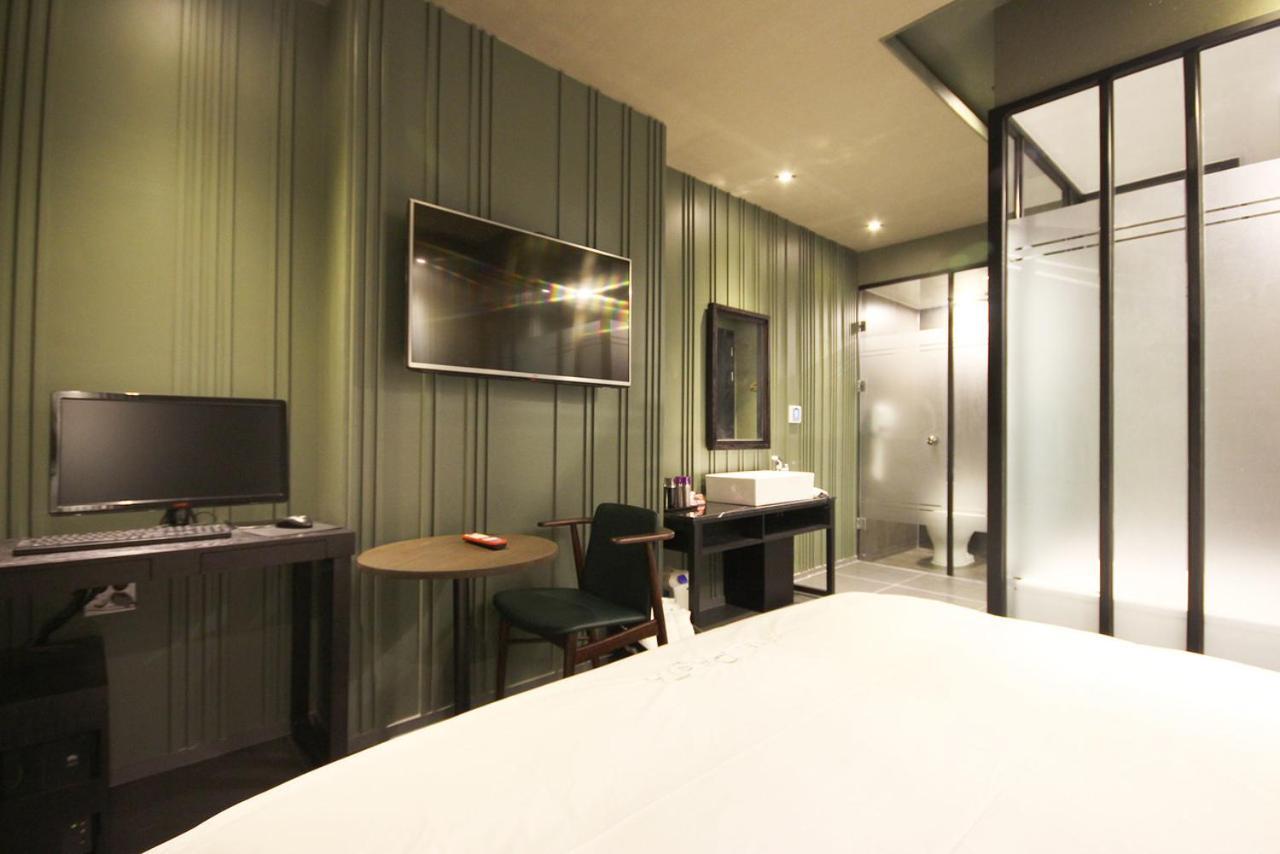 Hotel 38.5 Jinhae Changwon Extérieur photo