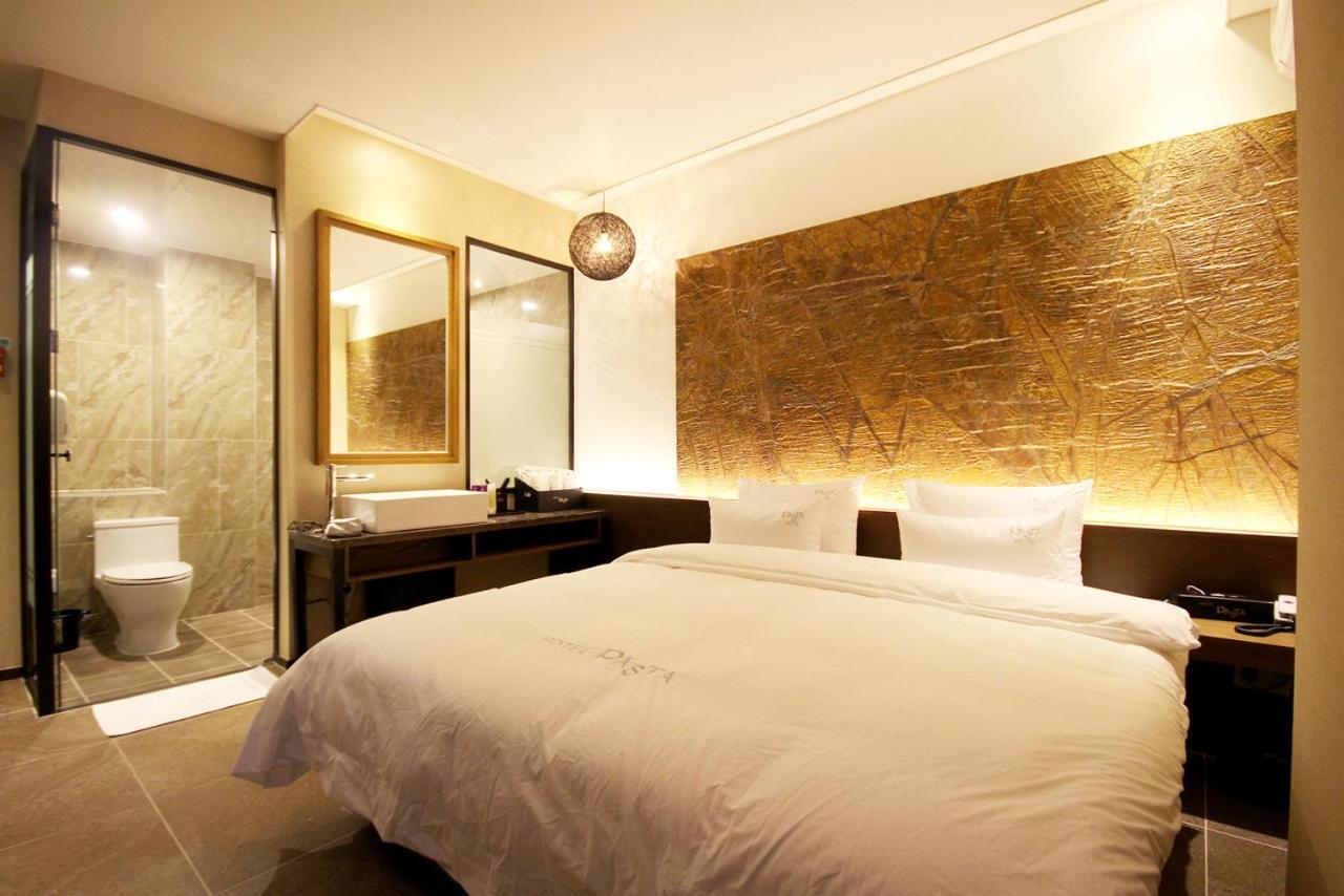 Hotel 38.5 Jinhae Changwon Extérieur photo