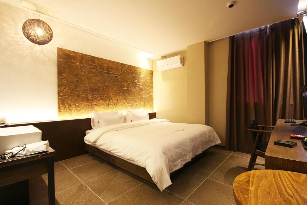 Hotel 38.5 Jinhae Changwon Extérieur photo