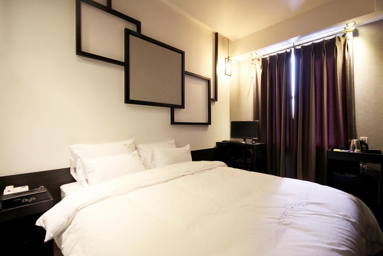 Hotel 38.5 Jinhae Changwon Extérieur photo