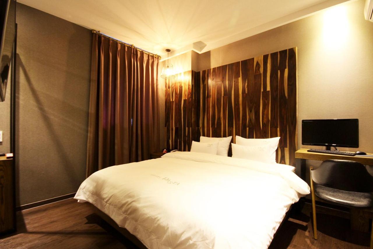 Hotel 38.5 Jinhae Changwon Extérieur photo