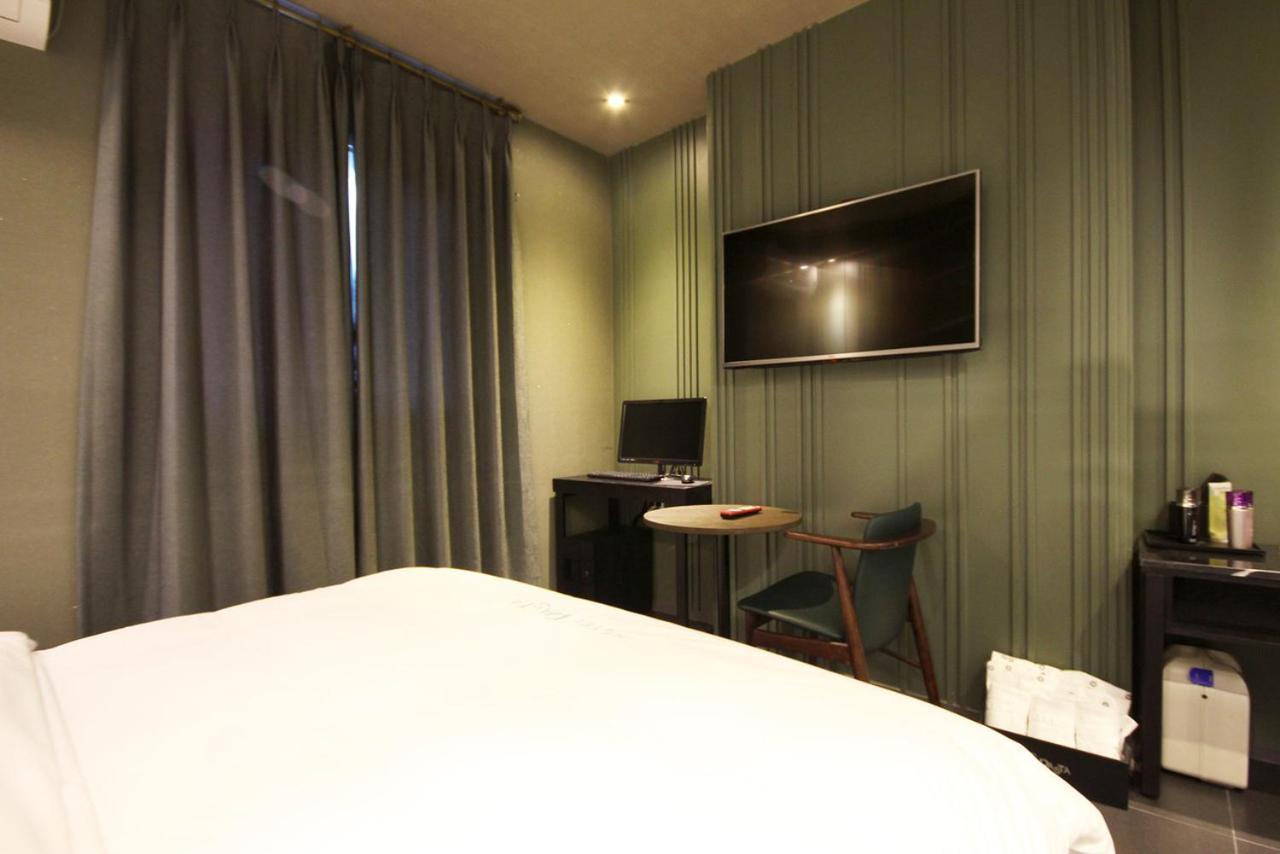 Hotel 38.5 Jinhae Changwon Extérieur photo